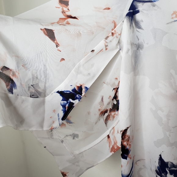 Vince Camuto Water Color Kimono Sleeve Crossover - Picture 5 of 6